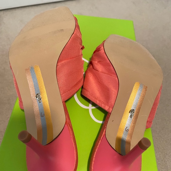 Sam Edelman Red Satin Women's Heels - Picture 3 of 3